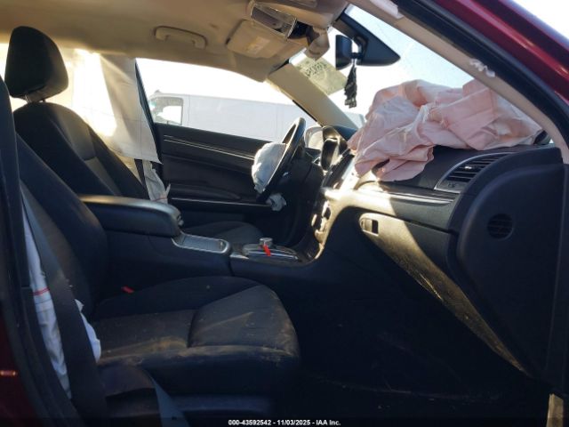 2019 CHRYSLER 300 2C3CCAAG5KH698310 Photo 4