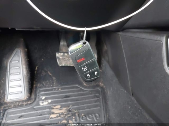 2022 JEEP RENEGADE ZACNJDB1XNPN54659 Photo 10