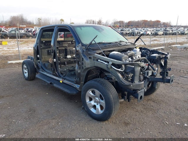 Продажа на аукционе авто 2024 Ram 1500 Laramie  4x4 6'4 Box, vin: 1C6SRFRTXRN204262, номер лота: 43592734