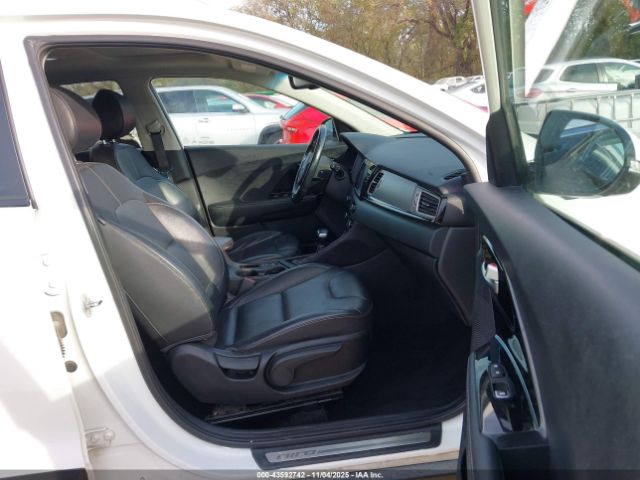 2019 KIA NIRO KNDCE3LC6K5336781 Photo 4