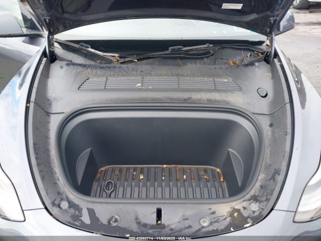 2023 TESLA MODEL Y 7SAYGDED6PF948385 Photo 9