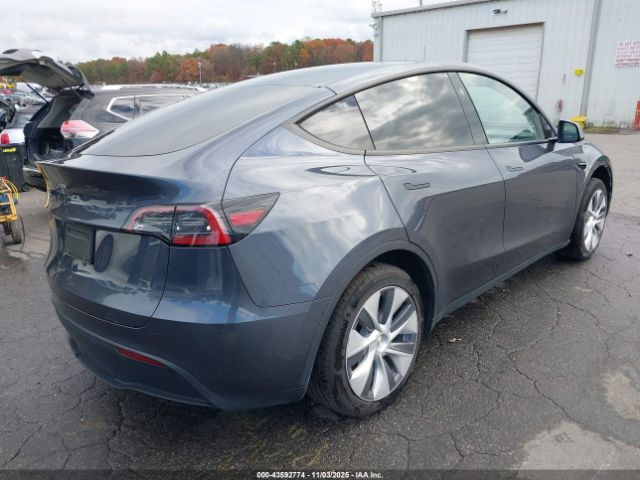 2023 TESLA MODEL Y 7SAYGDED6PF948385 Photo 3