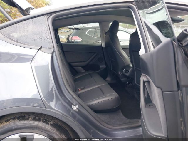 2023 TESLA MODEL Y 7SAYGDED6PF948385 Photo 7