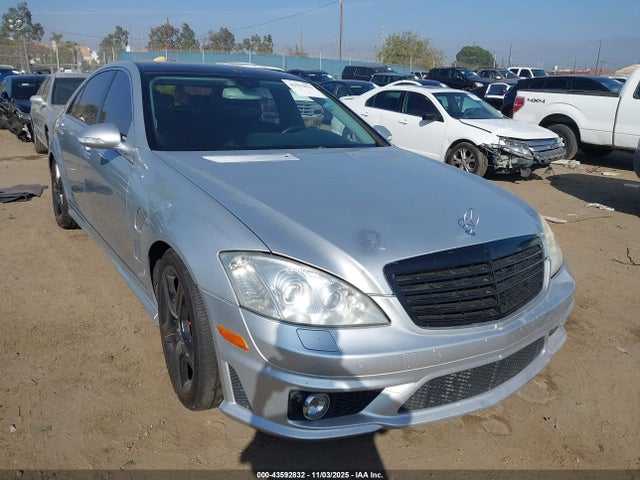 2007 MERCEDES-BENZ S 550 WDDNG71X17A081039