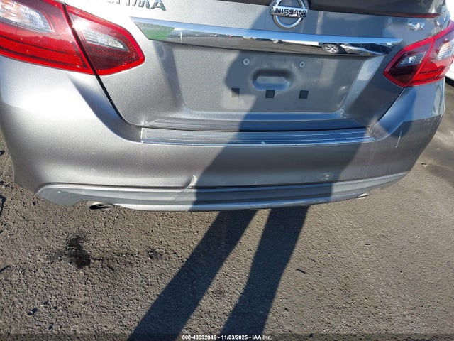 1N4AL3AP1HN318562 Nissan Altima