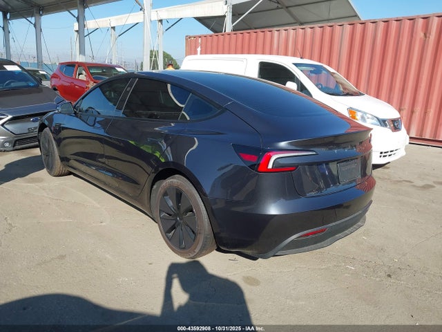 2025 TESLA MODEL 3 5YJ3E1EA8SF941416 Photo 2