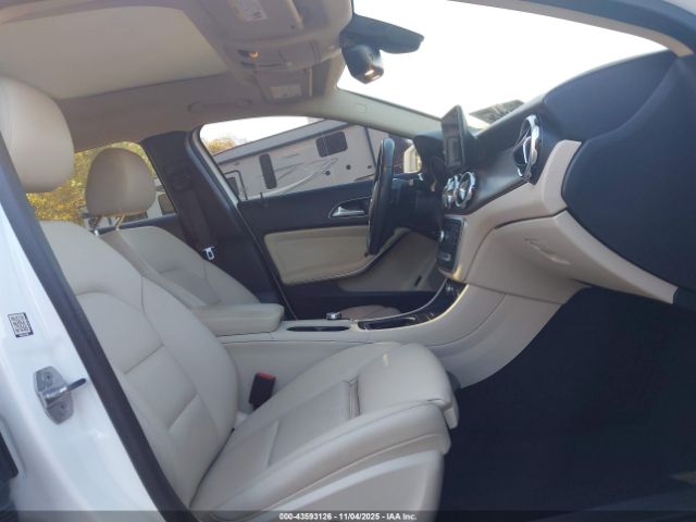 2019 MERCEDES-BENZ GLA 250 WDCTG4EB5KU018641 Photo 4