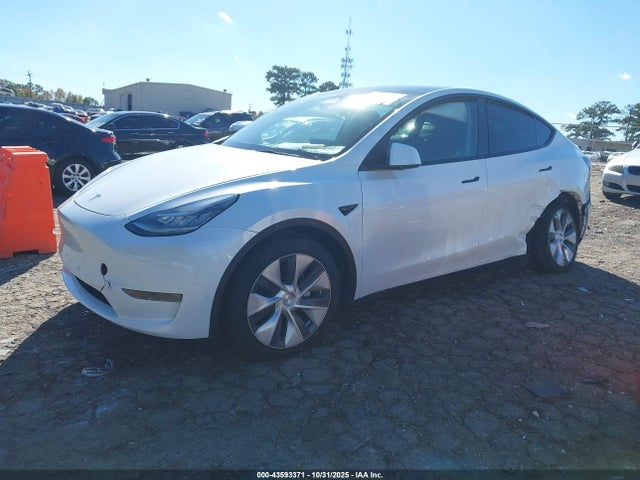 2023 TESLA MODEL Y 7SAYGDEE9PA052958 Photo 1