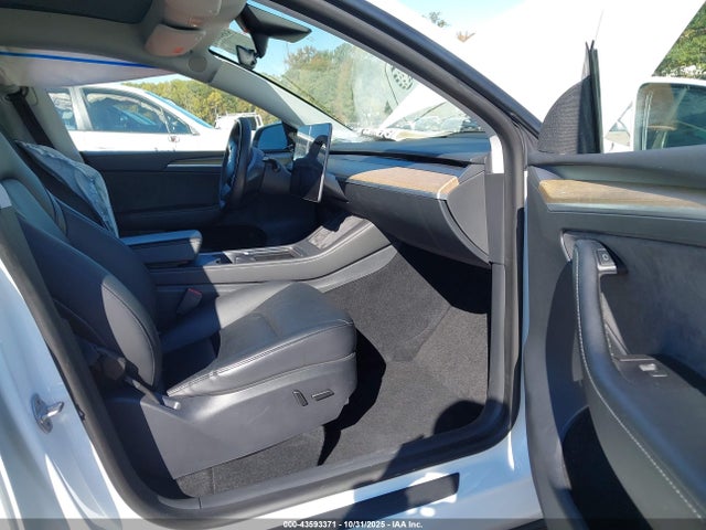 2023 TESLA MODEL Y 7SAYGDEE9PA052958 Photo 4