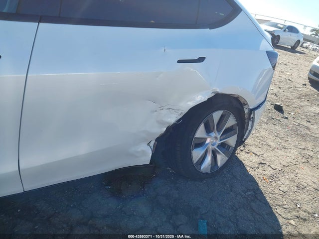 2023 TESLA MODEL Y 7SAYGDEE9PA052958 Photo 5