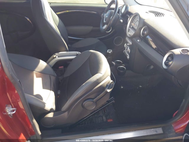 2009 MINI COOPER CLUBMAN WMWML33569TP97803 Photo 4