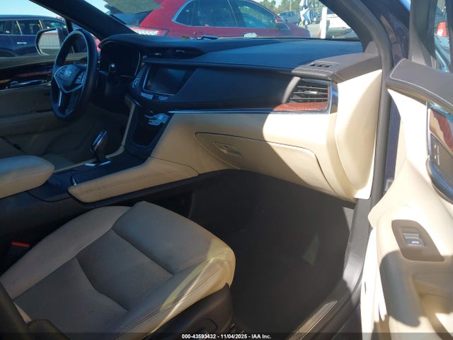 2017 CADILLAC XT5 1GYKNBRS3HZ108561 Photo 4