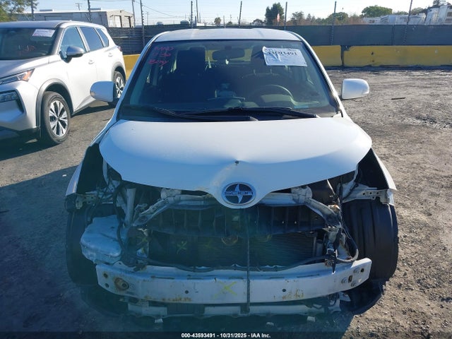 Scion XD 2014 JTKKUPB43E1040668 Image 12