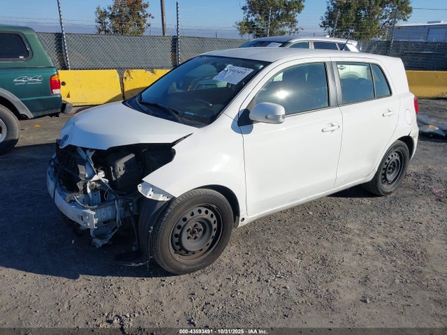 Scion XD 2014 JTKKUPB43E1040668 Image 2