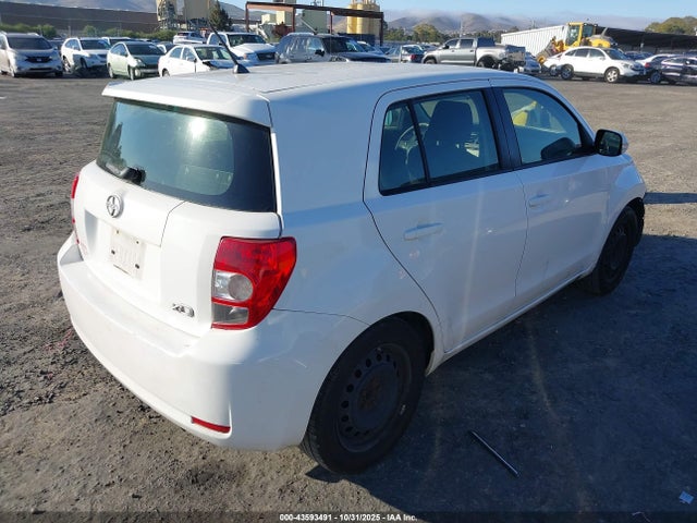 Scion XD 2014 JTKKUPB43E1040668 Image 4