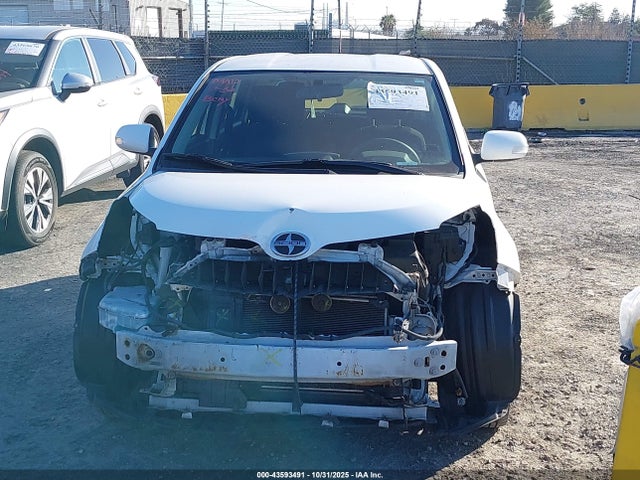 Scion XD 2014 JTKKUPB43E1040668 Image 6