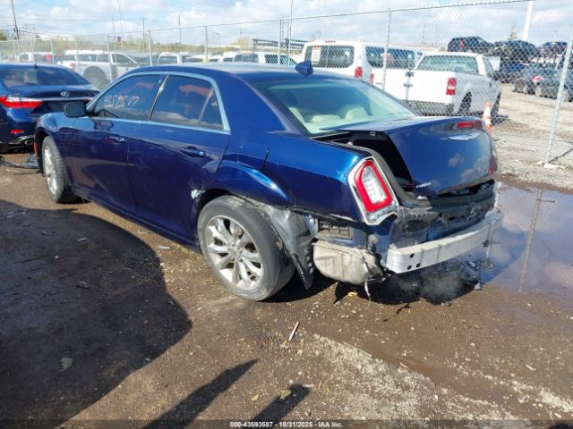 2015 CHRYSLER 300 2C3CCARG7FH501177 Photo 2
