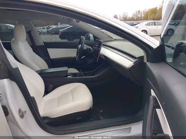 2020 TESLA MODEL 3 5YJ3E1EC7LF624942 Photo 4