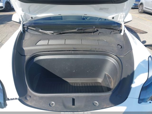 2025 TESLA MODEL Y 7SAYGDEE6SF218820 Photo 9