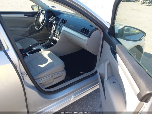 Продажа на аукционе авто 2019 Volkswagen Passat 2.0t Wolfsburg Edition, vin: 1VWLA7A37KC009370, номер лота: 43593815