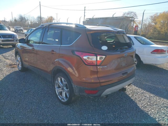 2017 FORD ESCAPE 1FMCU0J98HUC93001 Photo 2