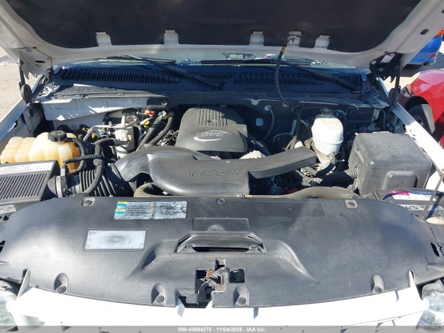 43594275 :رقم المزاد ، 3GNEC16Z15G242069 vin ، 2005 Chevrolet Suburban 1500 Lt مزاد بيع