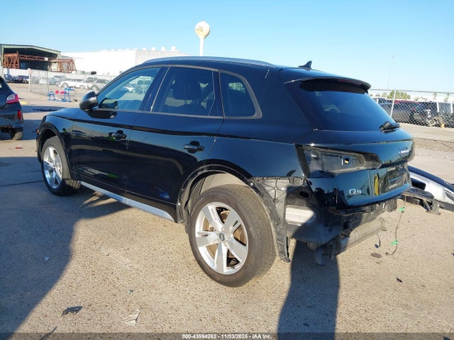 2018 AUDI Q5 WA1ANAFY5J2067301 Photo 2