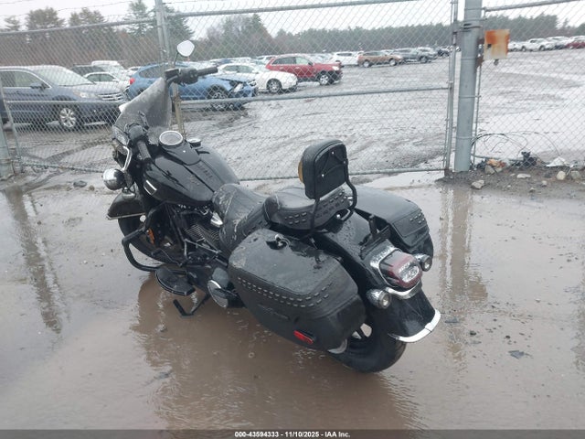 2025 HARLEY-DAVIDSON FLHC 1HD1YA91XSB014542 Photo 2