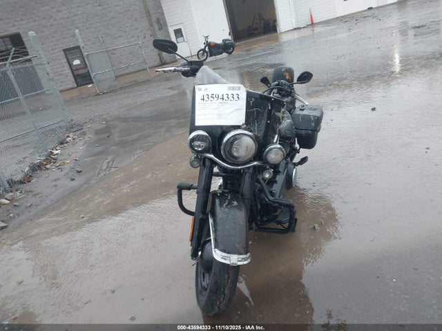 2025 HARLEY-DAVIDSON FLHC 1HD1YA91XSB014542 Photo 4