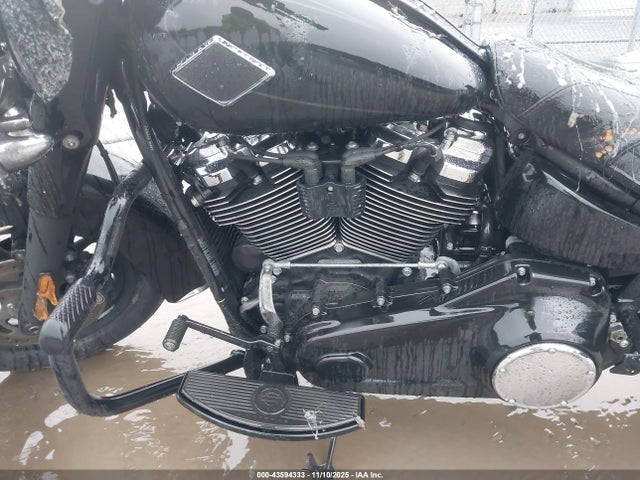 2025 HARLEY-DAVIDSON FLHC 1HD1YA91XSB014542 Photo 8