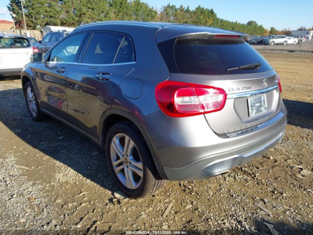 2018 MERCEDES-BENZ GLA 250 WDCTG4GB8JJ448645 Photo 2