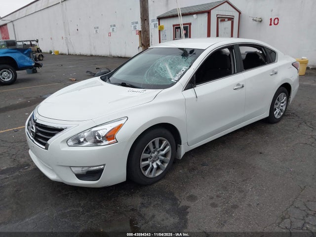 Nissan Altima 2.5 S 2015 1N4AL3AP5FC206842 Image 2