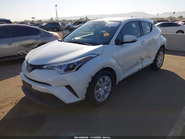 Toyota C-HR LE 2019 JTNKHMBX9K1033249 Image 2