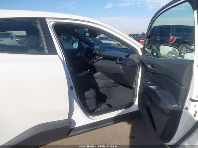 Toyota C-HR LE 2019 JTNKHMBX9K1033249 Image 5