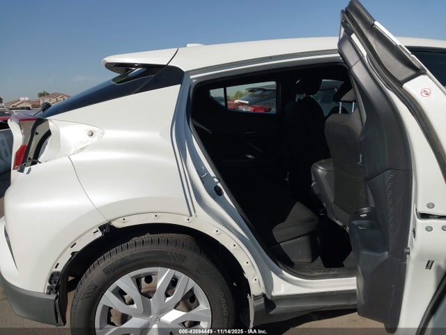 Toyota C-HR LE 2019 JTNKHMBX9K1033249 Image 8
