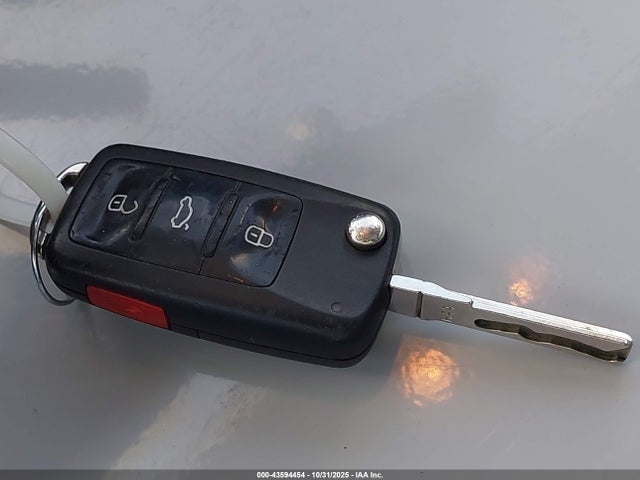 WVGAV7AX5FW020143 Volkswagen TIGUAN SE