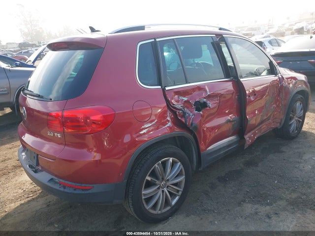 WVGAV7AX5FW020143 Volkswagen TIGUAN SE