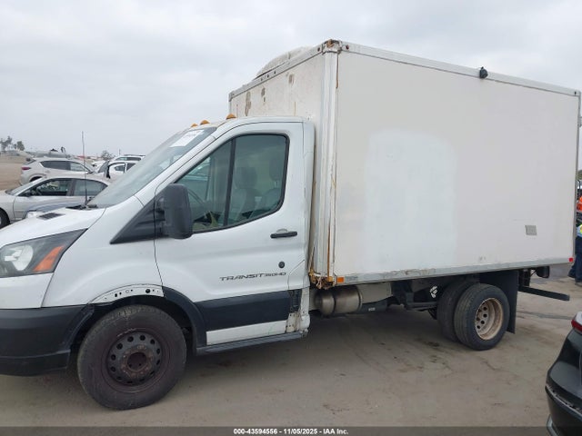 43594556 :رقم المزاد ، 1FDBF6ZM3GKA18681 vin ، 2016 Ford Transit-350 Cab مزاد بيع