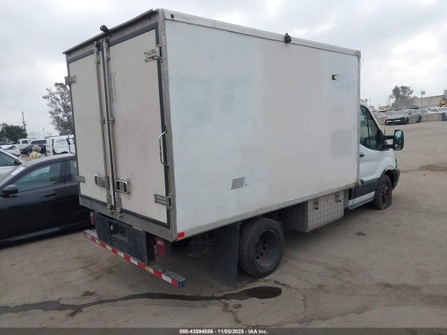 43594556 :رقم المزاد ، 1FDBF6ZM3GKA18681 vin ، 2016 Ford Transit-350 Cab مزاد بيع