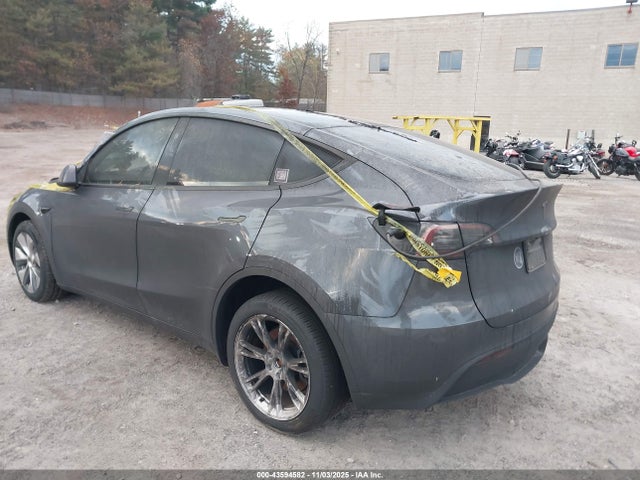 2023 TESLA MODEL Y 7SAYGDEE9PA177555 Photo 2