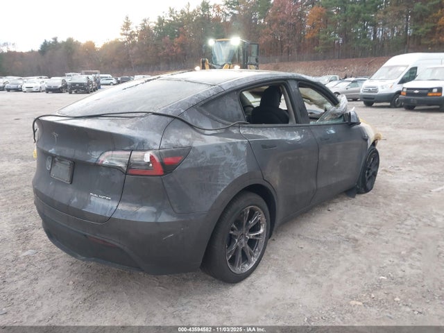 2023 TESLA MODEL Y 7SAYGDEE9PA177555 Photo 3