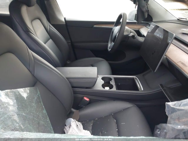 2023 TESLA MODEL Y 7SAYGDEE9PA177555 Photo 4