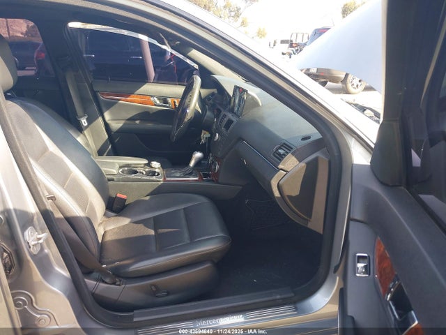 43594640 :رقم المزاد ، WDDGF8BB5AF416317 vin ، 2010 Mercedes-benz C 300 Luxury 4matic/sport 4matic مزاد بيع