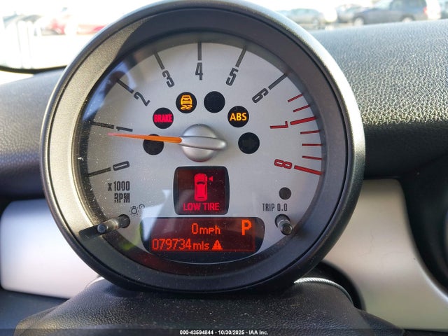2011 MINI COOPER CLUBMAN WMWZF3C58BT188103 Photo 6