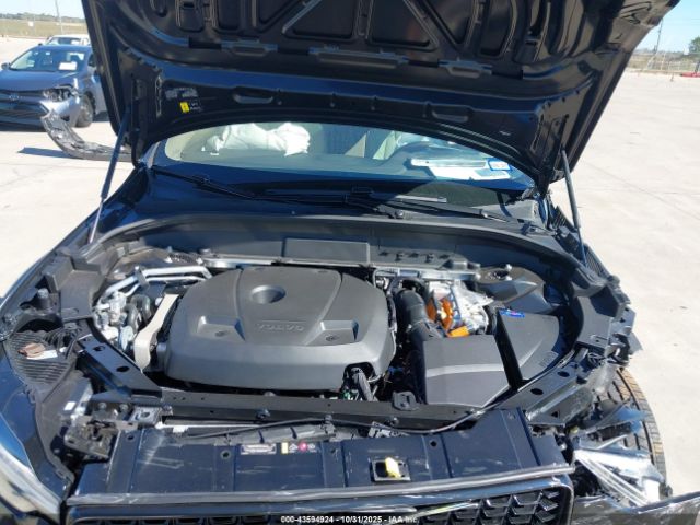 2025 VOLVO XC60 PLUG-IN HYBRID YV4H60RCXS1049604 Photo 9