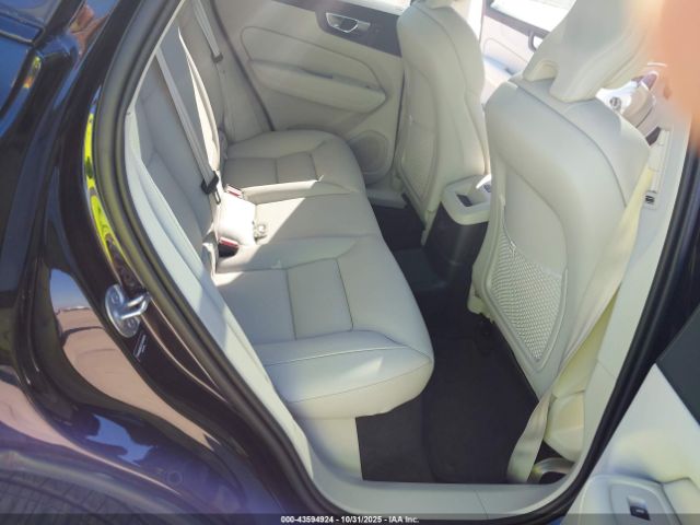 2025 VOLVO XC60 PLUG-IN HYBRID YV4H60RCXS1049604 Photo 7