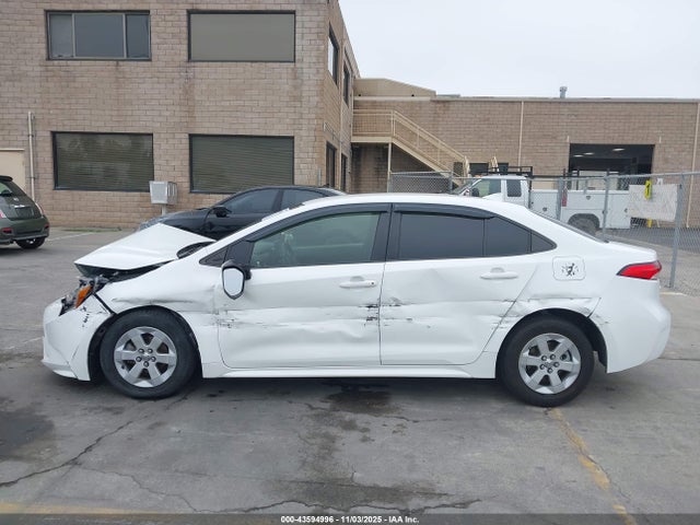 Toyota Corolla Hybrid Le 2022 JTDEAMDE0N3007004 Image 13