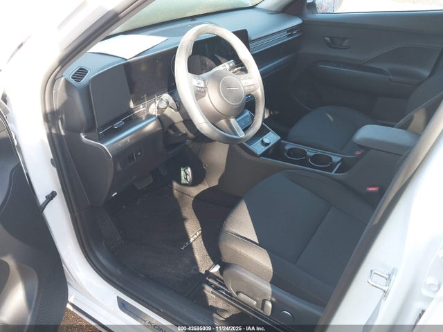 2025 HYUNDAI KONA ELECTRIC KM8HC3A61SU028539 Photo 4