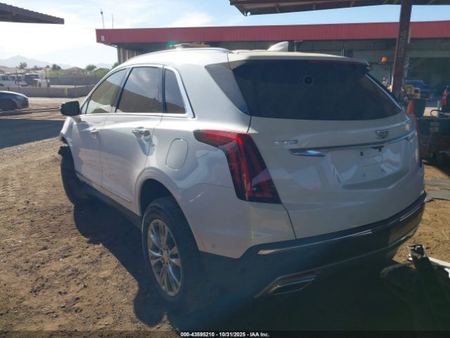 2021 CADILLAC XT5 1GYKNCRS2MZ155063 Photo 2
