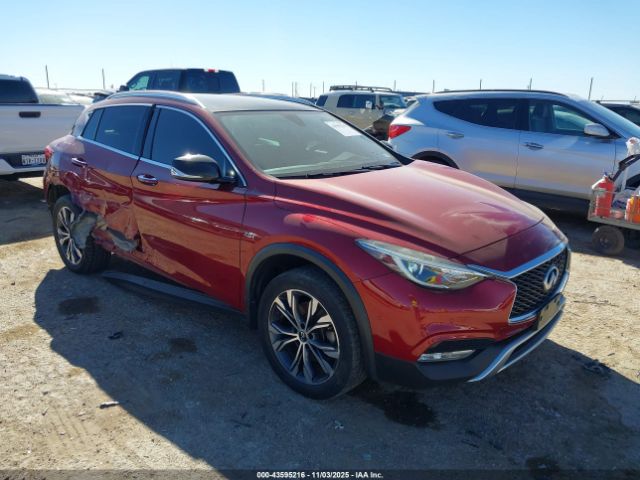 2017 INFINITI QX30 SJKCH5CR4HA025807